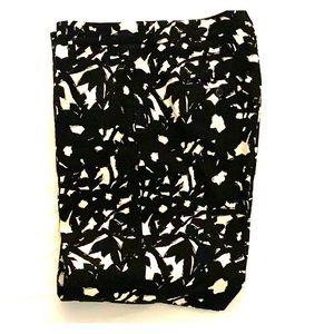 Banana Republic black and white print ankle pant